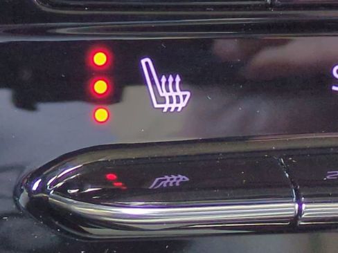 Used 2022 Buick Envision Essence w/ Safety Package image 22