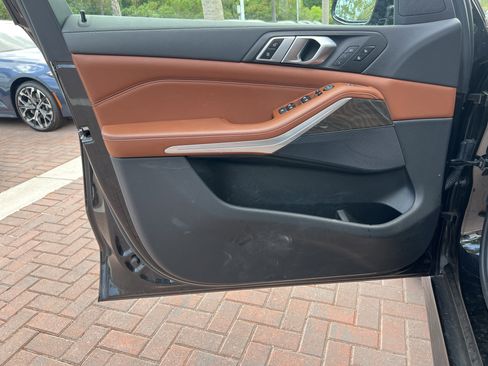 Used 2022 BMW X5 xDrive40i w/ M Sport Package image 14