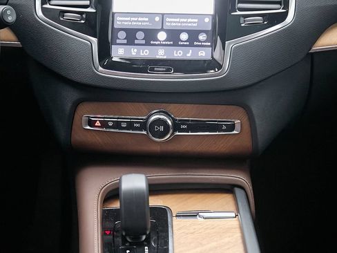 Certified 2023 Volvo XC90 T8 Plus w/ Protection Package AWD/4WD image 29
