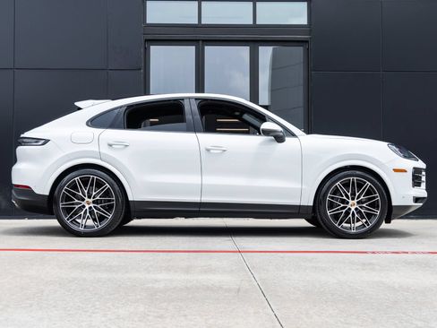 New 2026 Porsche Cayenne Coupe AWD/4WD image 12