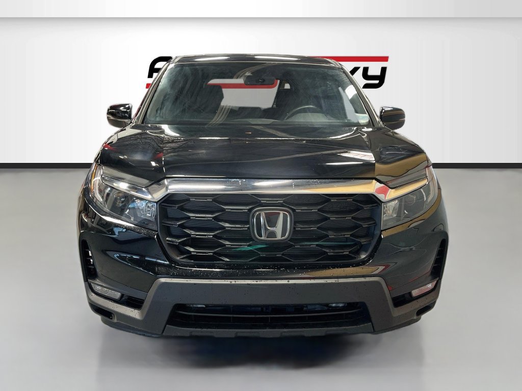 Used 2023 Honda Passport EX-L image 2
