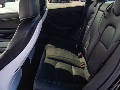 Used 2018 Tesla Model 3 Mid Range RWD image 10