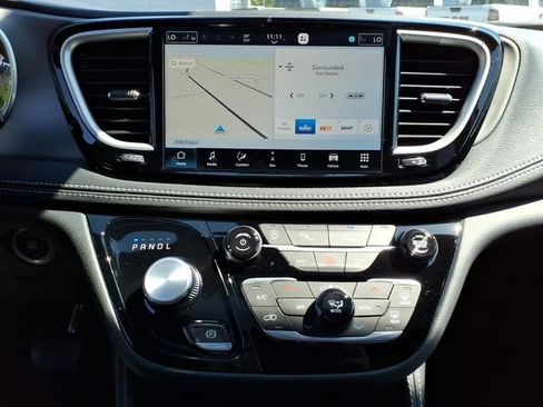 New 2027 Chrysler Pacifica Limited w/ S Appearance Package FWD image 24