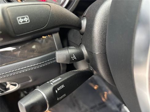 Used 2015 Mercedes-Benz SL 550 image 21