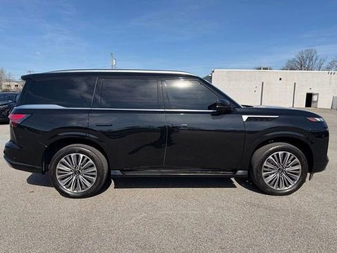 Certified 2025 INFINITI QX80 Sensory image 8