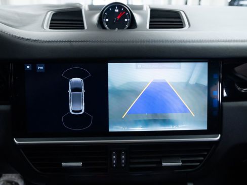 Used 2019 Porsche Cayenne image 13