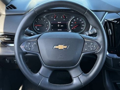 Used 2023 Chevrolet Traverse LT image 13
