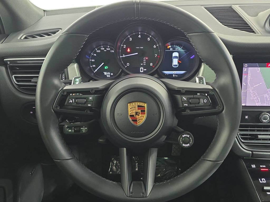 Certified 2026 Porsche Macan AWD/4WD image 14