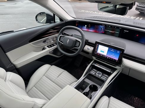 New 2026 Lincoln Nautilus Reserve image 19