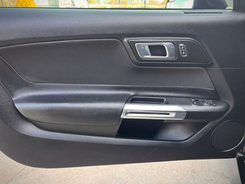 Used 2018 Ford Mustang GT image 33