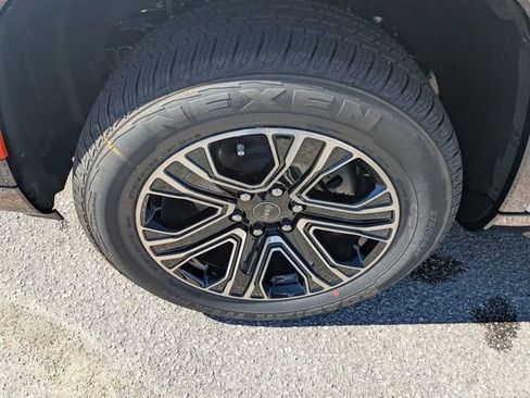 New 2026 Jeep Grand Wagoneer 4WD w/ 8-Passenger Seating Package image 9