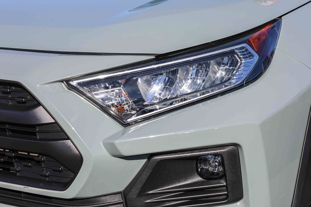 Certified 2020 Toyota RAV4 TRD Off-Road AWD/4WD image 21