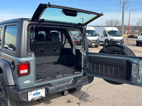 Used 2024 Jeep Wrangler Sport image 5
