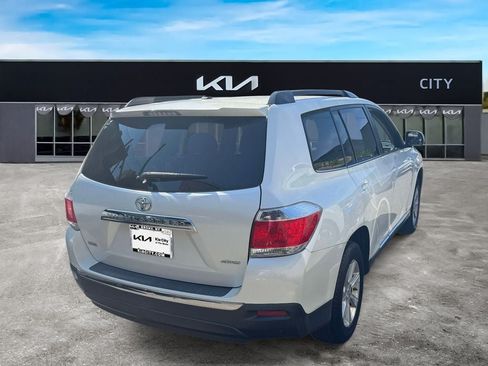 Used 2012 Toyota Highlander SE w/ Tow Pkg AWD/4WD image 7