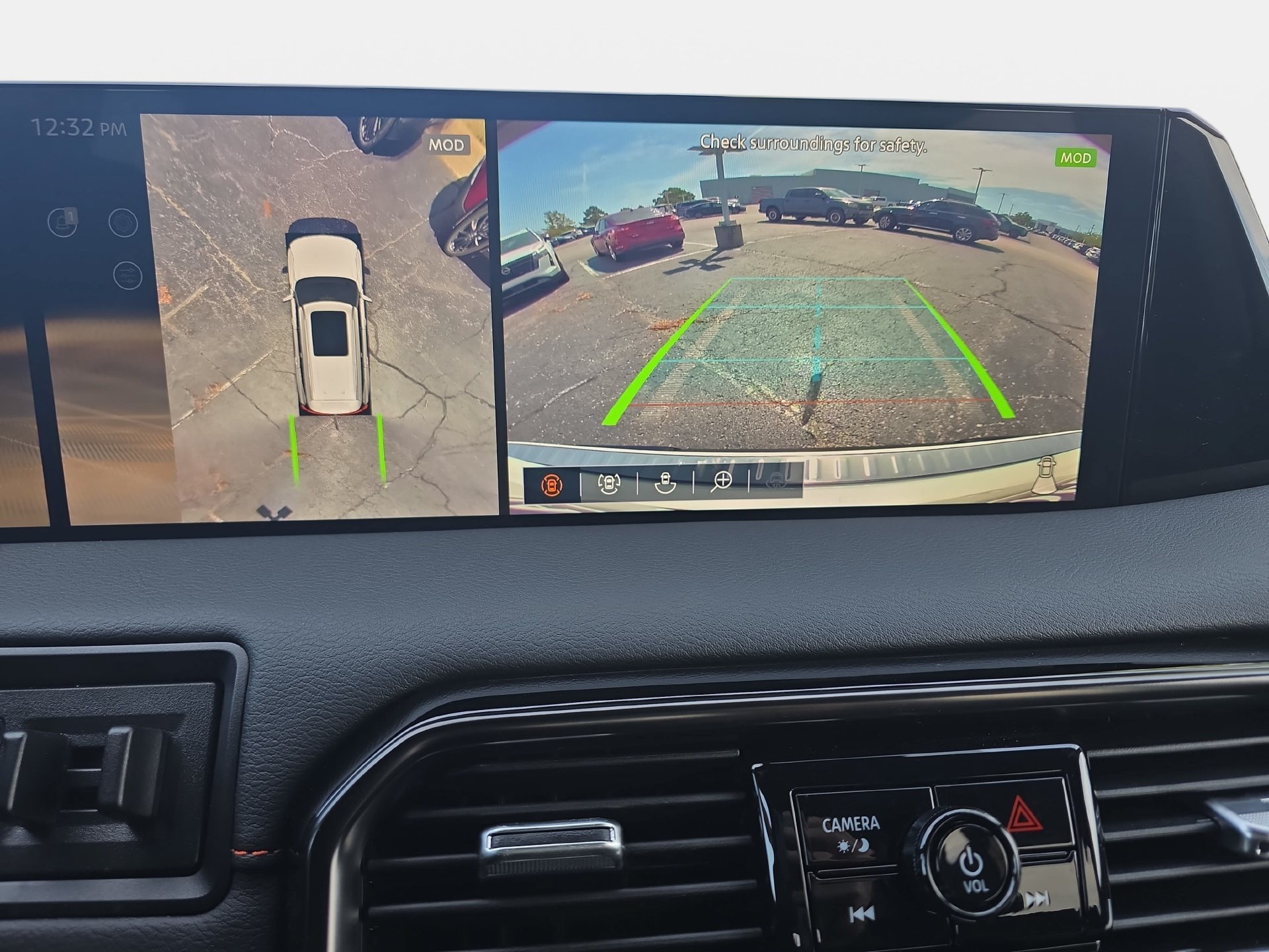Used 2025 Nissan Armada PRO-4X AWD/4WD image 23