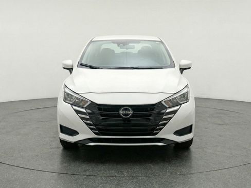 Used 2025 Nissan Versa SV FWD image 2