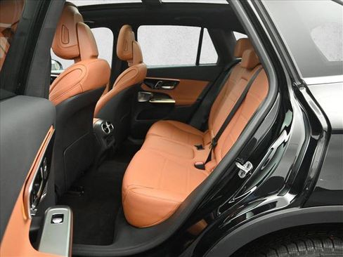 Certified 2026 Mercedes-Benz GLC 300 4MATIC image 19