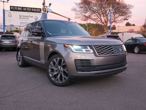 Used 2020 Land Rover Range Rover HSE image 3
