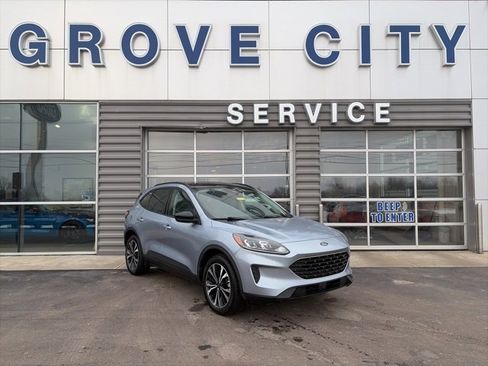 Used 2022 Ford Escape SE w/ SE Sport Appearance Package image 1