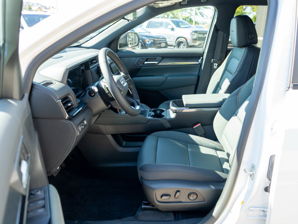 New 2027 GMC Terrain AT4 w/ Convenience Package III AWD/4WD image 11