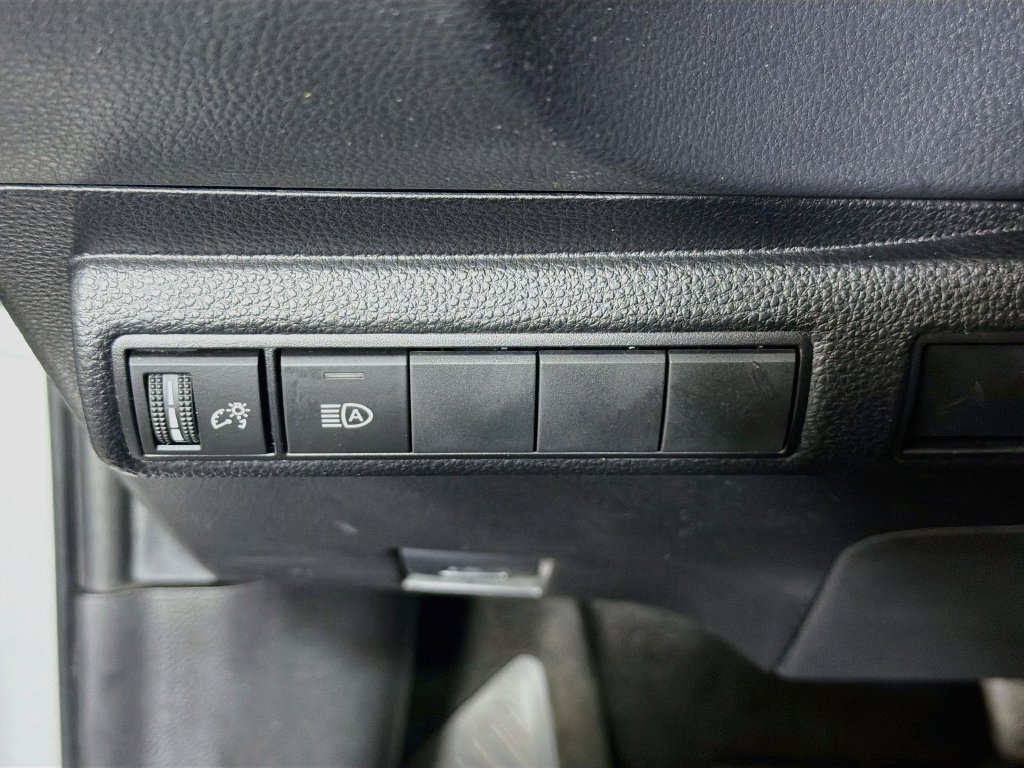 Used 2023 Toyota Corolla SE w/ Carpet Mat Package (TMS) FWD image 11