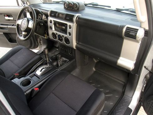 Used 2008 Toyota FJ Cruiser 4WD w/ Convenience Pkg image 25