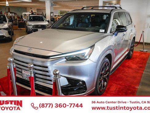 Used 2025 Lexus TX 500h AWD w/ Technology Package image 1