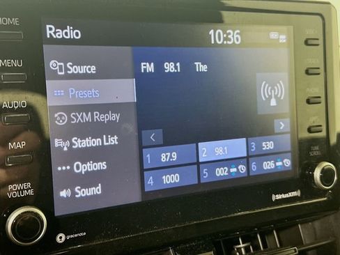 Used 2022 Toyota Corolla LE image 15