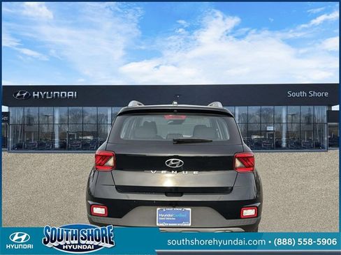 Certified 2023 Hyundai Venue SEL w/ Cargo Package image 7