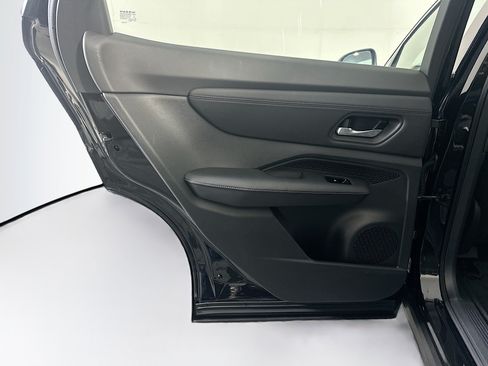Used 2024 Nissan Ariya FWD image 26