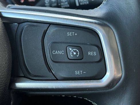 Used 2018 Jeep Wrangler Unlimited Sahara image 28