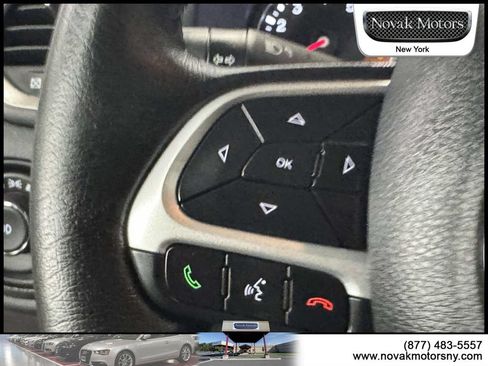 Used 2023 Jeep Renegade Limited AWD/4WD image 17