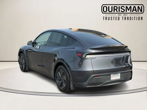 Used 2026 Tesla Model Y AWD image 6