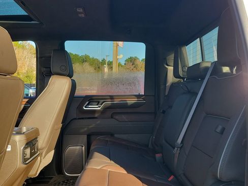 New 2026 GMC Sierra 2500 Denali w/ Denali Reserve Package AWD/4WD image 15