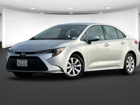 Used 2024 Toyota Corolla LE image 2