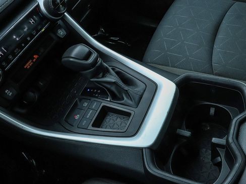 Certified 2022 Toyota RAV4 XLE w/ Convenience Package FWD image 23