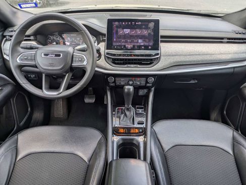 Used 2024 Jeep Compass Latitude AWD/4WD image 14