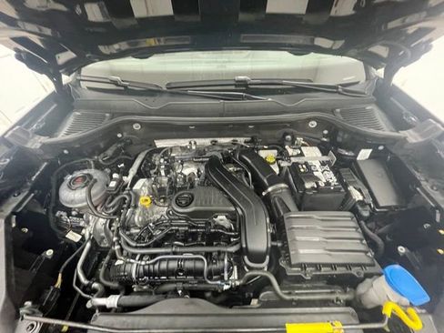 Used 2024 Volkswagen Taos SE w/ Black Wheel Plus Package image 15