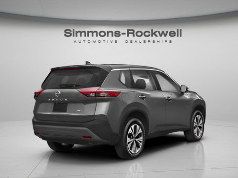 Used 2023 Nissan Rogue SV image 5