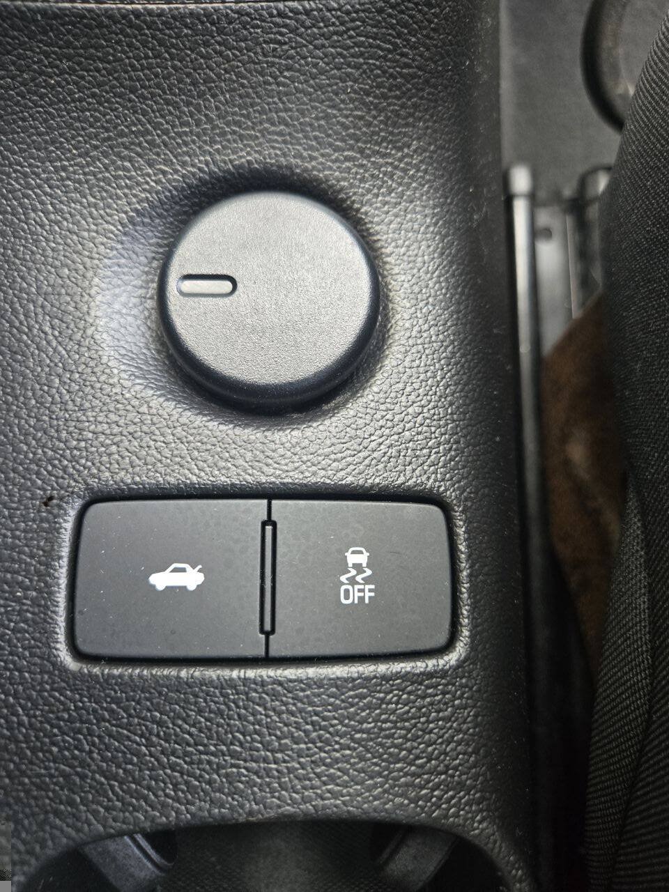 Used 2015 Chevrolet Sonic LT FWD image 19