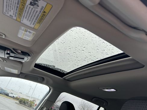 Used 2023 Subaru Outback Premium image 23