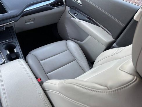 Used 2021 Cadillac XT4 Luxury w/ Cold Weather Package image 14
