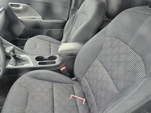 Used 2022 Kia Niro LX image 19