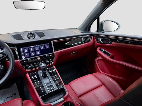 Certified 2025 Porsche Macan Turbo AWD/4WD image 26
