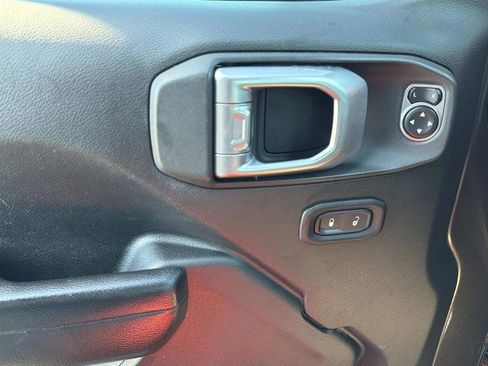 Used 2019 Jeep Wrangler Unlimited Rubicon w/ Advanced Safety Group image 13