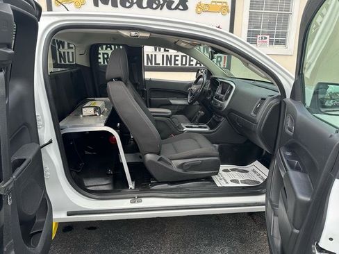 Used 2020 Chevrolet Colorado LT w/ Safety Package RWD image 31