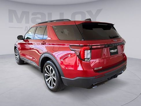 Used 2025 Ford Explorer ST-Line image 3