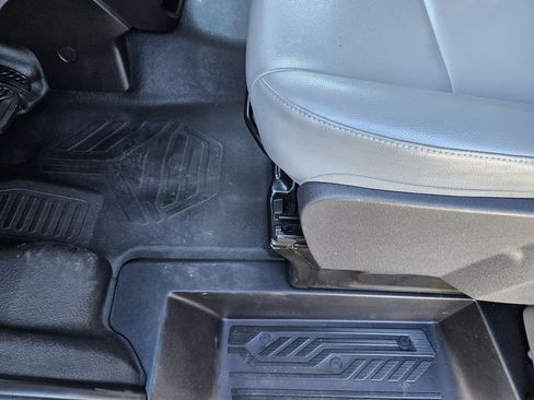 Used 2017 Ford Transit 350 XL image 13