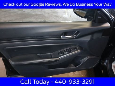 Used 2025 Nissan Altima 2.5 SV FWD image 18