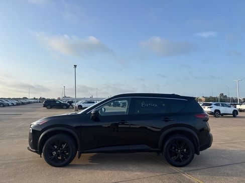 Certified 2023 Nissan Rogue SV w/ SV Premium B Package FWD image 12